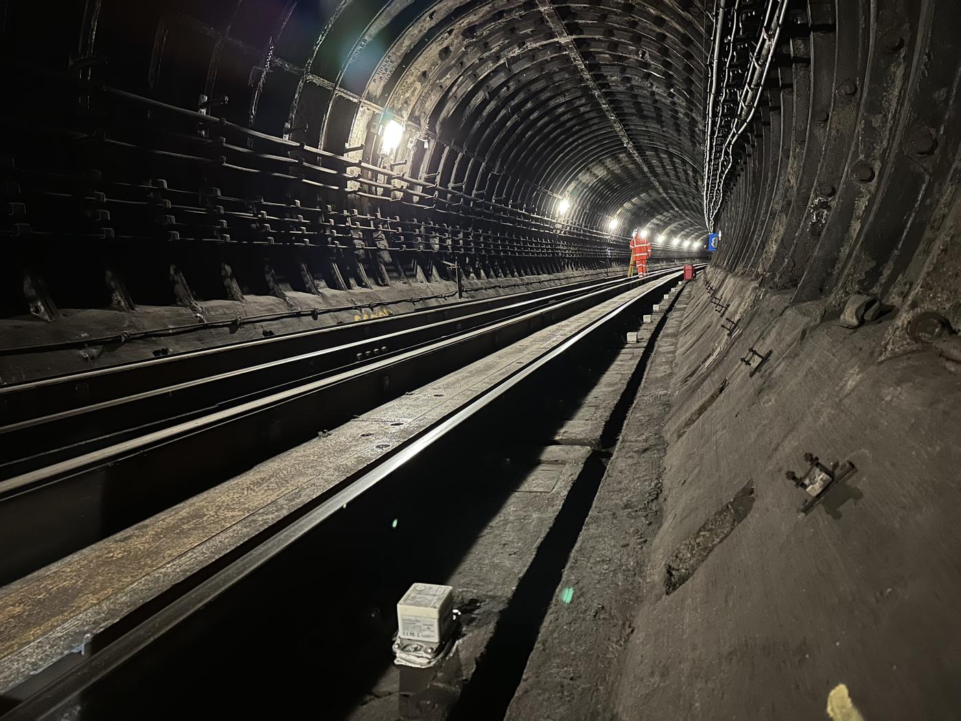 LPT2 Victoria Line Tiltmeters on trackbed