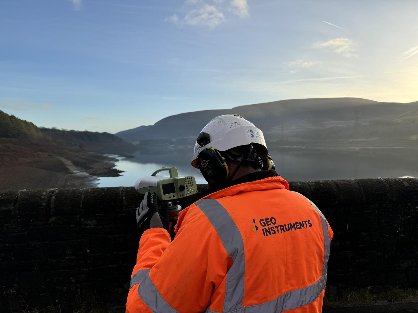 GEO-Instruments Dam Monitoring Surveyor