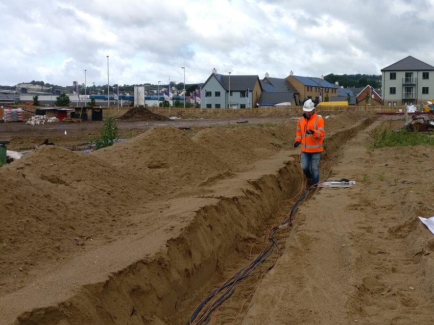 Installation of plates below area to be surcharged