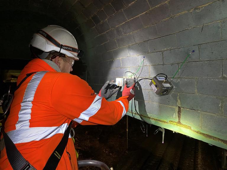 GEO-Instruments Tiltmeter Bridge Monitoring Engineer