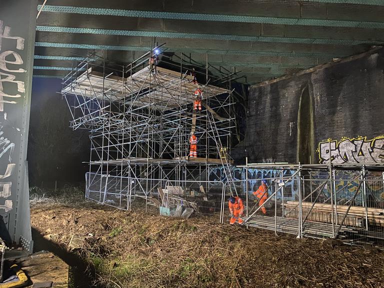 GEO-Instruments Tiltmeter Bridge Monitoring Scaffold
